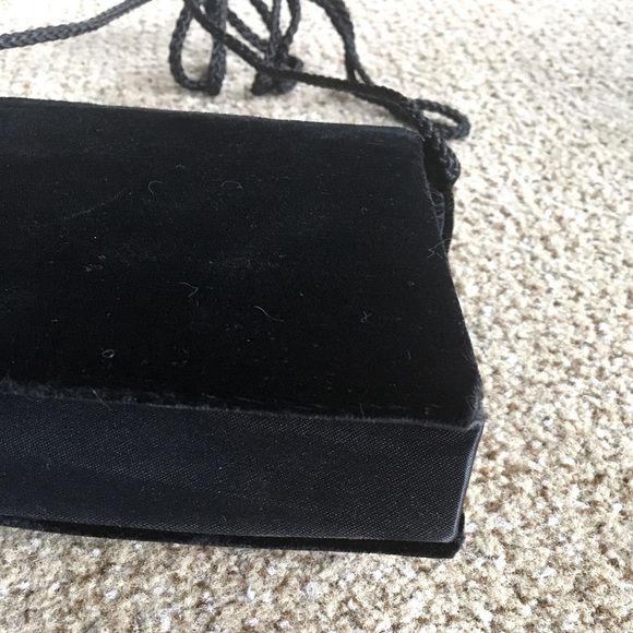 Velvet and satin cocktail purse - Picture 6 of 6